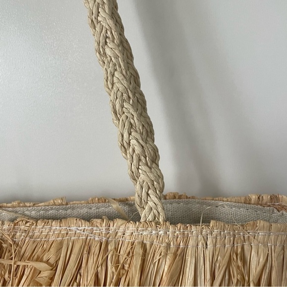 New with tags Poppy & Peonies Fiesta Fringe Beach Straw Tote - Picture 9 of 10